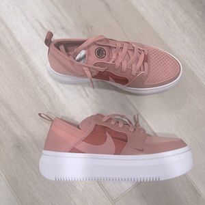 Women's Court Vision Alta Sneaker Sz. 8.5. NEW.